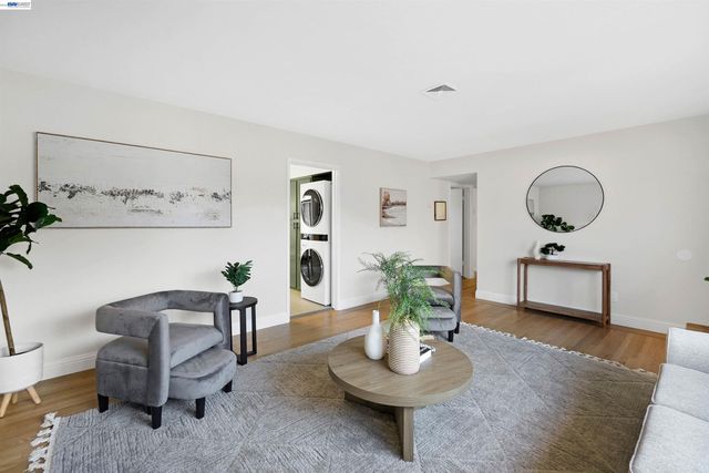 28458 Etta Ave, Hayward, CA 94544