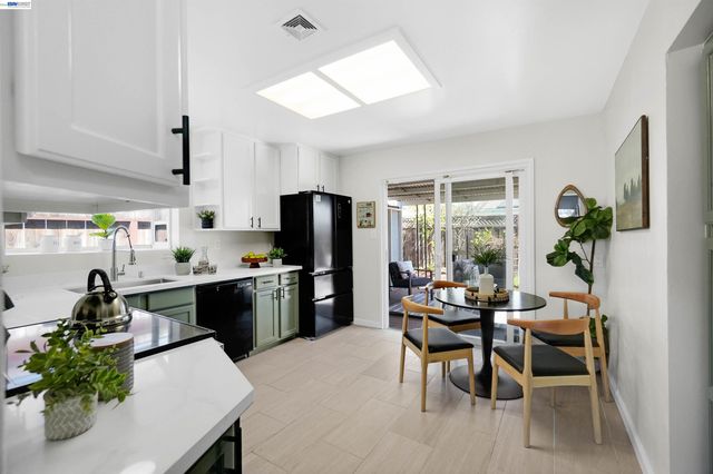 28458 Etta Ave, Hayward, CA 94544