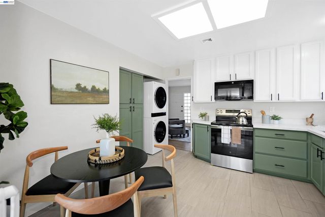 28458 Etta Ave, Hayward, CA 94544