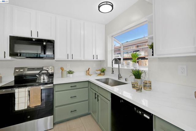 28458 Etta Ave, Hayward, CA 94544