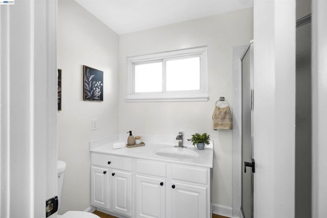 28458 Etta Ave, Hayward, CA 94544