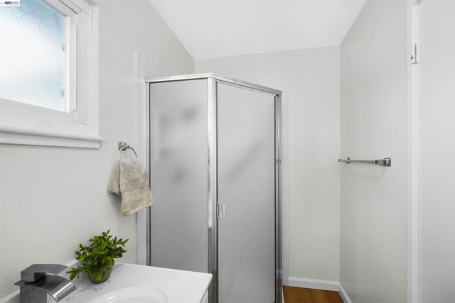 28458 Etta Ave, Hayward, CA 94544