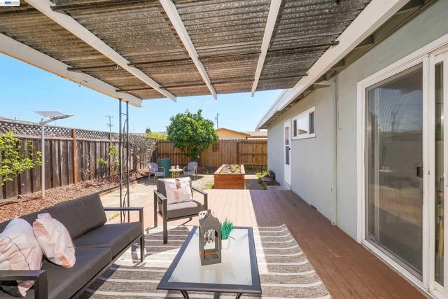 28458 Etta Ave, Hayward, CA 94544