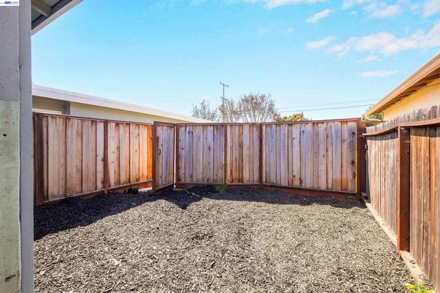 28458 Etta Ave, Hayward, CA 94544