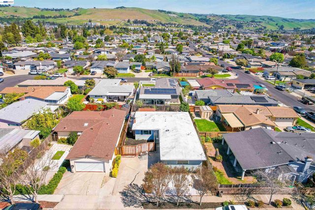 28458 Etta Ave, Hayward, CA 94544