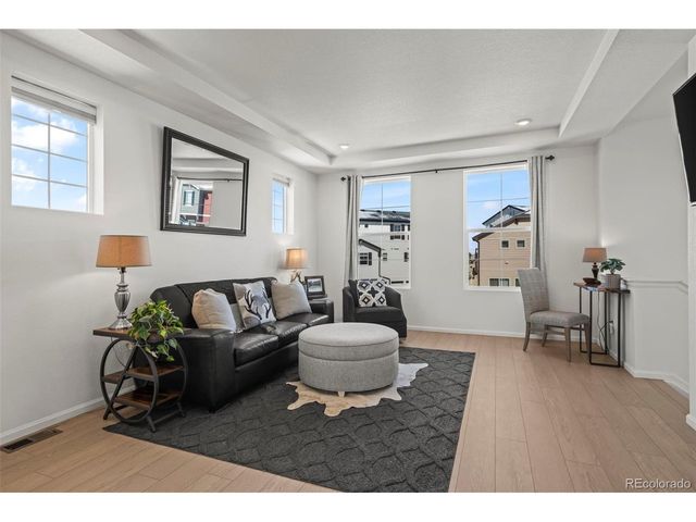 1016 Sugarloaf Ln, Erie, CO 80516