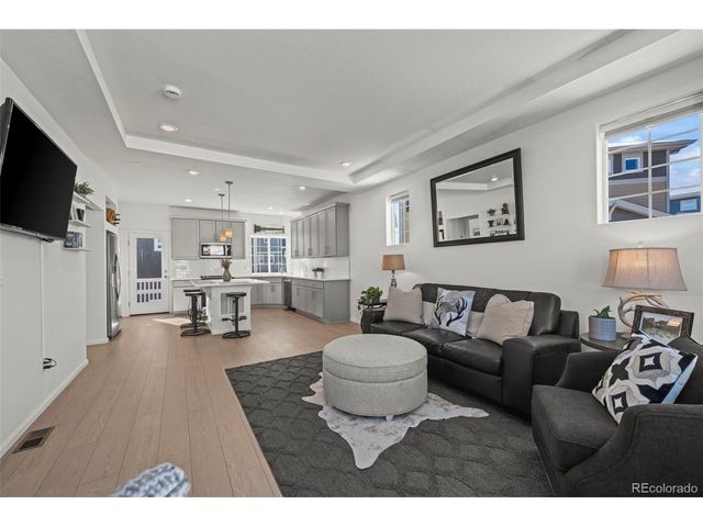 1016 Sugarloaf Ln, Erie, CO 80516