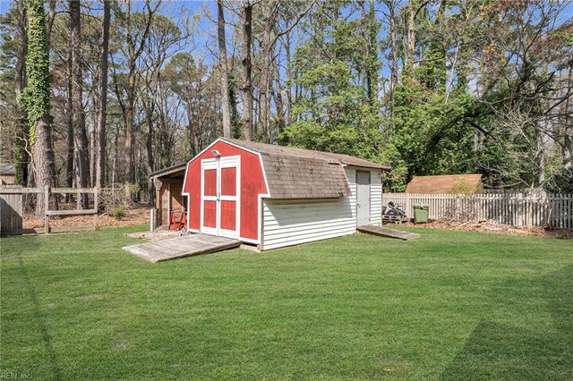 21 Executive DR, Newport News, VA 23606