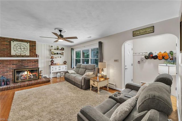 21 Executive DR, Newport News, VA 23606