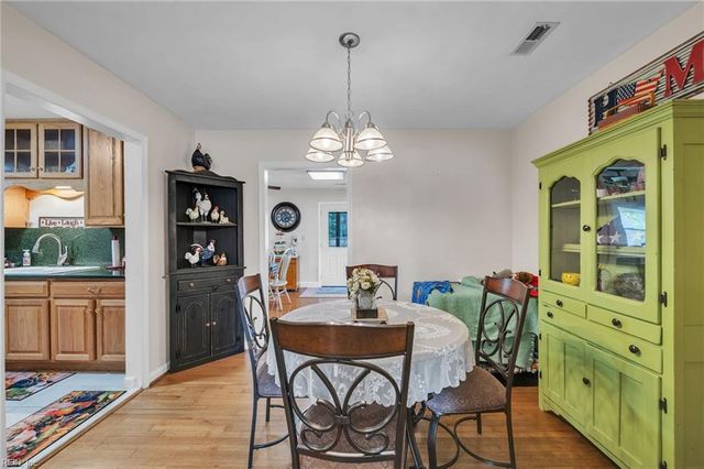 21 Executive DR, Newport News, VA 23606