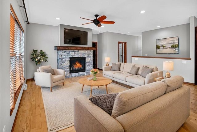 8927 Sunstone Lane, Middleton, WI 53562