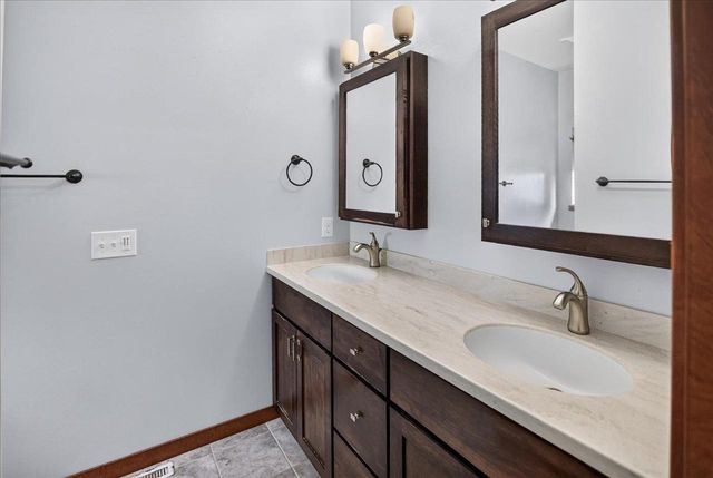 8927 Sunstone Lane, Middleton, WI 53562