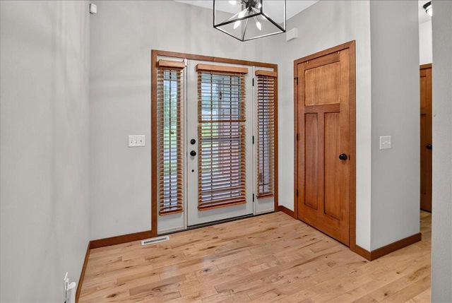 8927 Sunstone Lane, Middleton, WI 53562