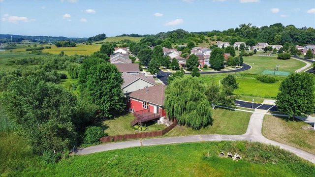 8927 Sunstone Lane, Middleton, WI 53562