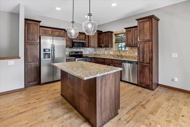 8927 Sunstone Lane, Middleton, WI 53562