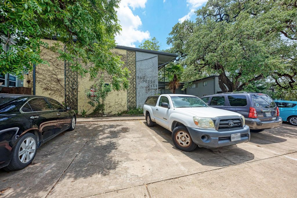 803 W 28th ST 102, Austin, TX 78705