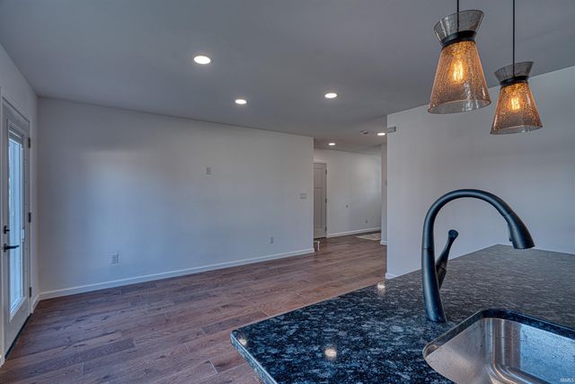 110 E Gray Street, Newburgh, IN 47630