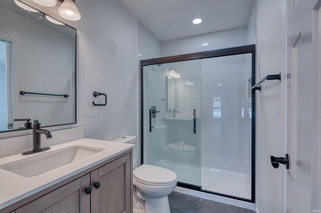 110 E Gray Street, Newburgh, IN 47630