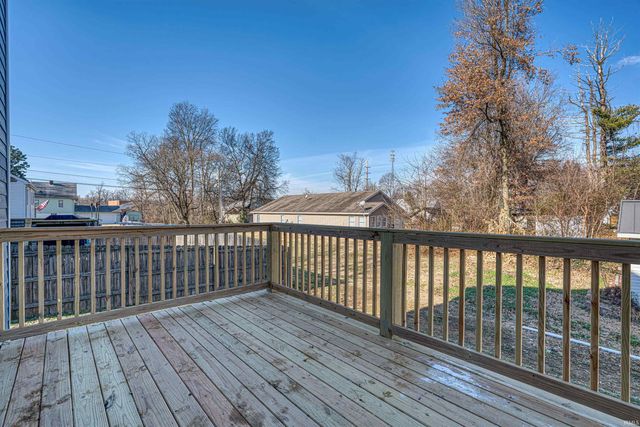 110 E Gray Street, Newburgh, IN 47630