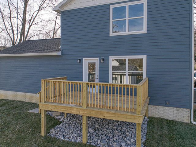 110 E Gray Street, Newburgh, IN 47630