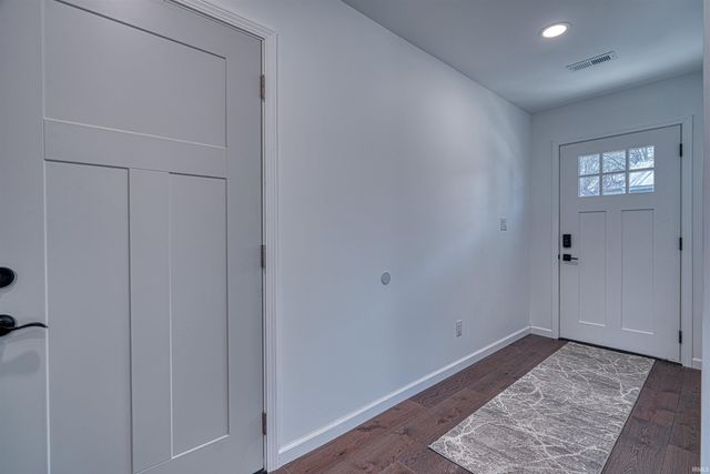 110 E Gray Street, Newburgh, IN 47630