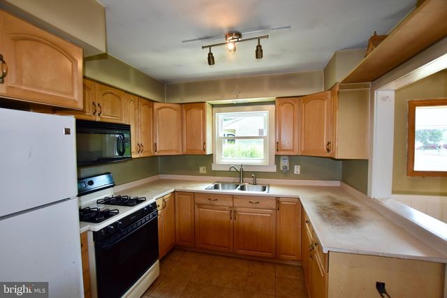 311 OAKWOOD DR, Newfield, NJ 08344