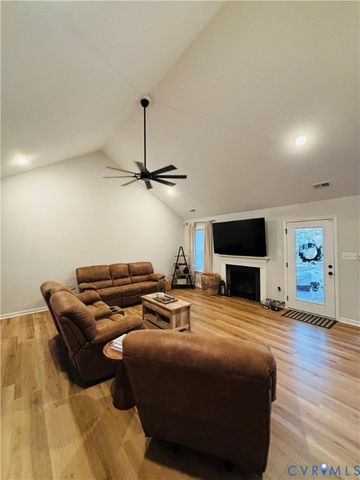 2211 Silver St, Aylett, VA 23009