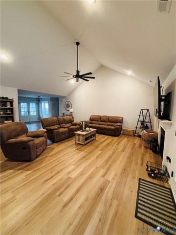 2211 Silver St, Aylett, VA 23009