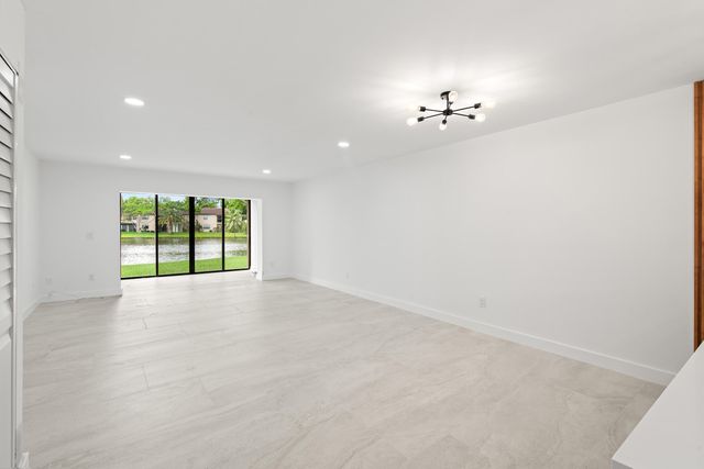 9293 Vista Del Lago 15c, Boca Raton, FL 33428