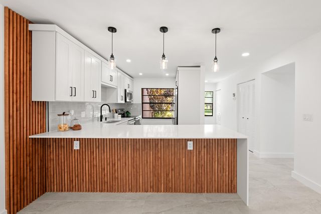 9293 Vista Del Lago 15c, Boca Raton, FL 33428