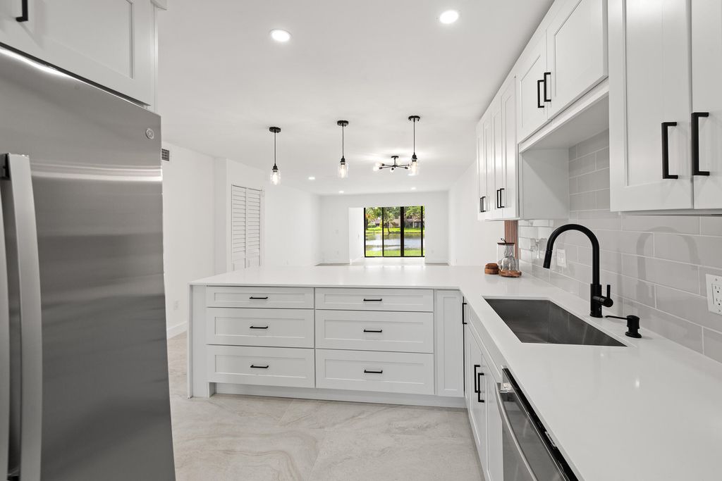 9293 Vista Del Lago 15c, Boca Raton, FL 33428
