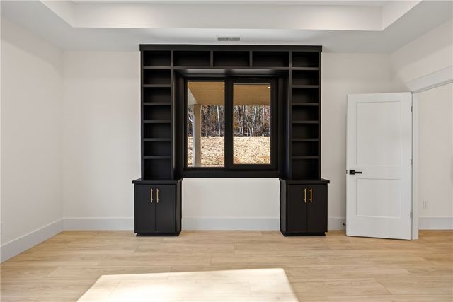 125 E Peninsula Drive, Laurens, SC 29360