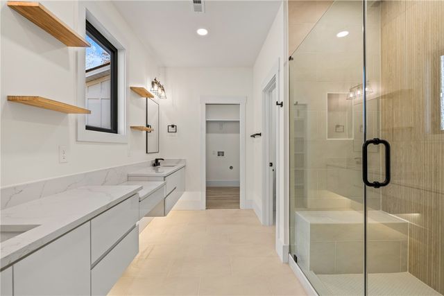 125 E Peninsula Drive, Laurens, SC 29360