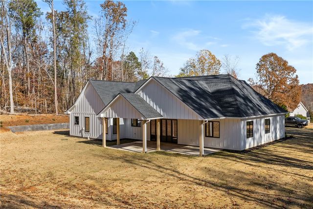 125 E Peninsula Drive, Laurens, SC 29360