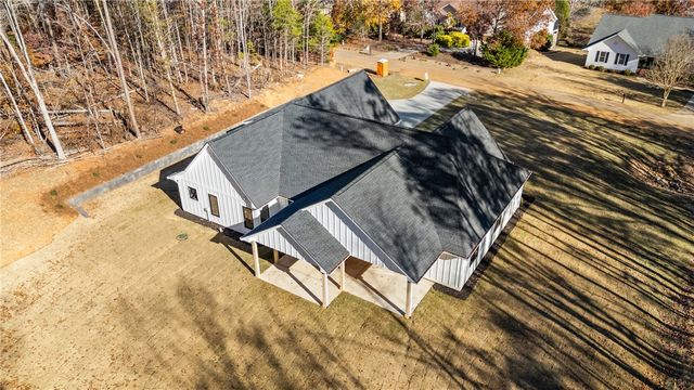 125 E Peninsula Drive, Laurens, SC 29360