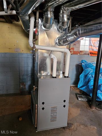 12414 Forest Grove Avenue, Cleveland, OH 44108