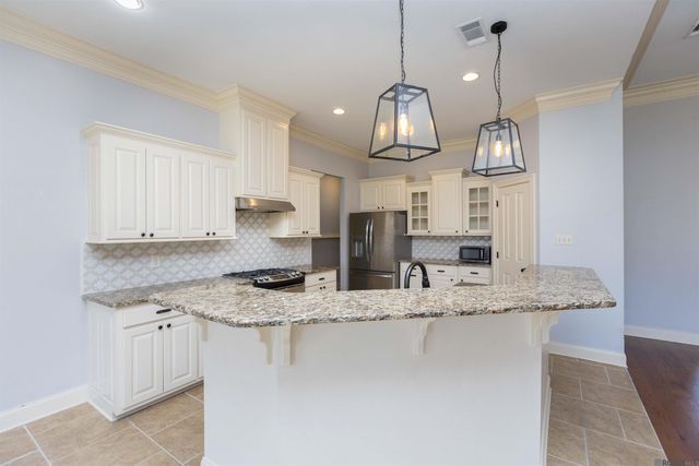 7335 Oakview Dr, Zachary, LA 70791