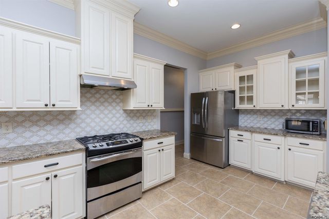 7335 Oakview Dr, Zachary, LA 70791