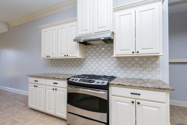 7335 Oakview Dr, Zachary, LA 70791