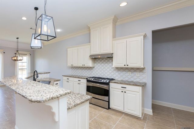 7335 Oakview Dr, Zachary, LA 70791