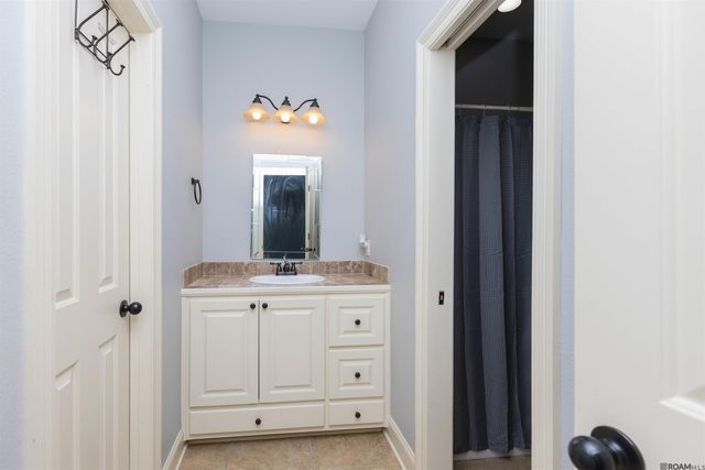 7335 Oakview Dr, Zachary, LA 70791