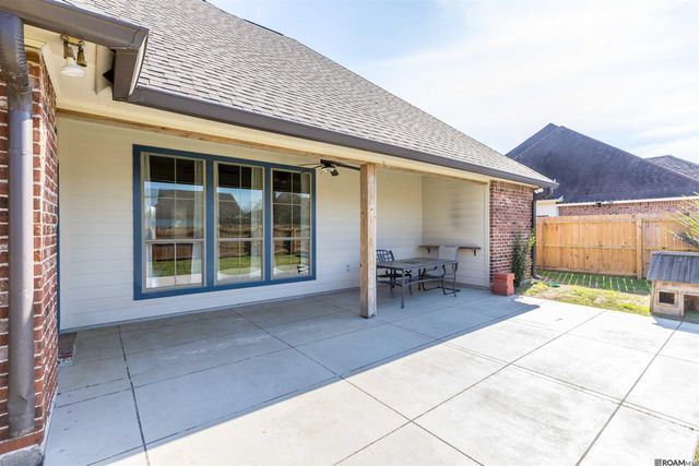 7335 Oakview Dr, Zachary, LA 70791