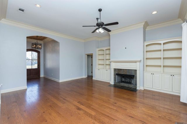 7335 Oakview Dr, Zachary, LA 70791