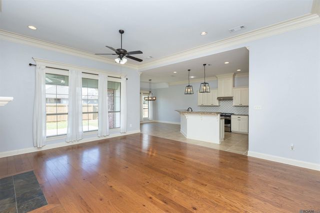 7335 Oakview Dr, Zachary, LA 70791