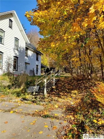 44 Vega Street, Jamestown, NY 14701