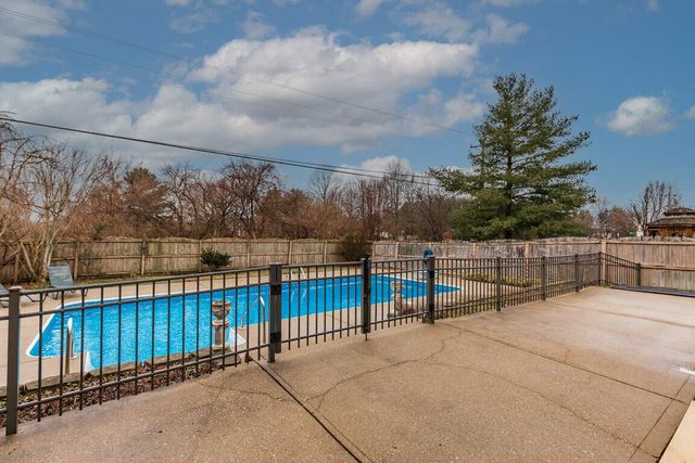 1045 Bloomfield Court, Hebron, KY 41048