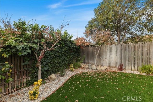 465 Champlain Drive, Claremont, CA 91711