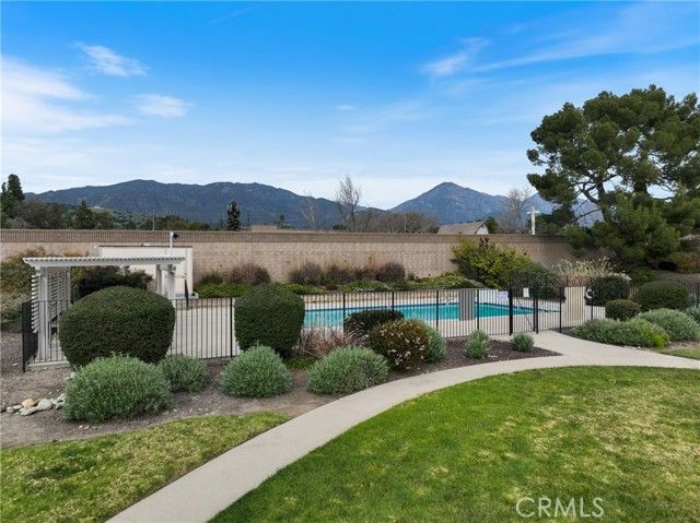 465 Champlain Drive, Claremont, CA 91711