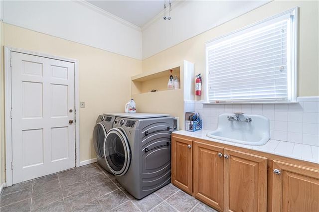 227 W Lakeshore SE Drive, Rome, GA 30161