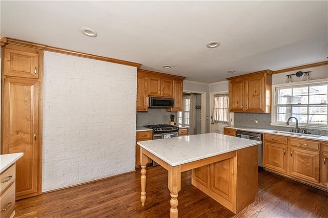 227 W Lakeshore SE Drive, Rome, GA 30161